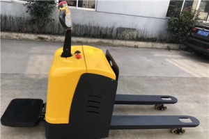 酷暑的夏日電動平臺搬運車應(yīng)該如何保養(yǎng)？?