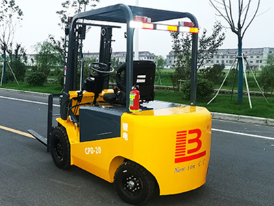 江蘇電動(dòng)叉車(chē)廠家