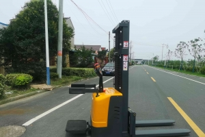 電動堆高車的直流電動機有哪些常見故障？